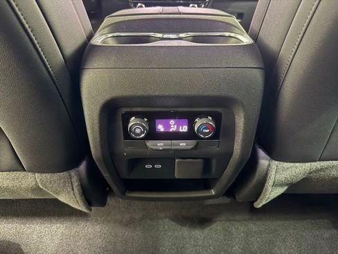 Used 2025 Chevrolet Traverse Z71 w/ Driver Confidence Package image 26