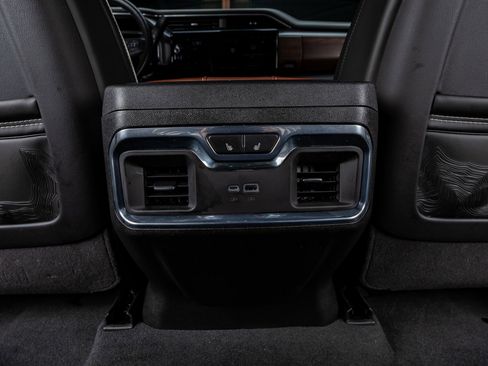 Used 2025 GMC Sierra 2500 Denali Ultimate image 33