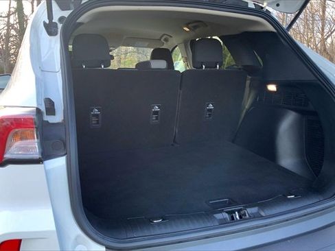 Used 2020 Ford Escape SE image 25