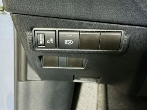 Certified 2024 Toyota Corolla Cross LE image 10