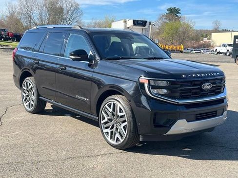 Used 2025 Ford Expedition Platinum w/ Platinum Ultimate Package AWD/4WD image 3