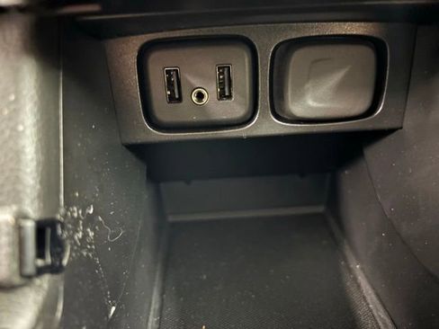 Used 2019 Buick Encore Essence w/ Safety Package II AWD/4WD image 31
