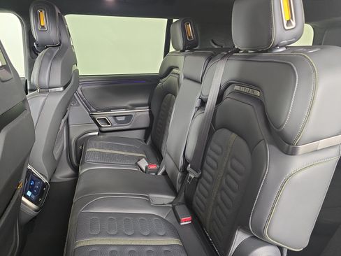 Used 2024 Rivian R1S Adventure AWD/4WD image 21