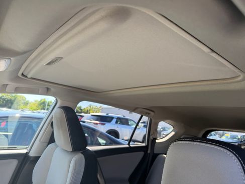 Used 2018 Toyota RAV4 XLE AWD/4WD image 24