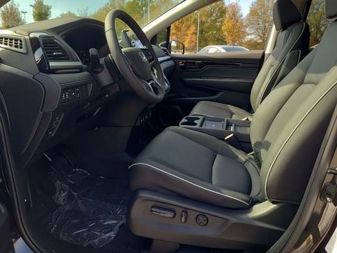 New 2026 Honda Odyssey Touring image 9