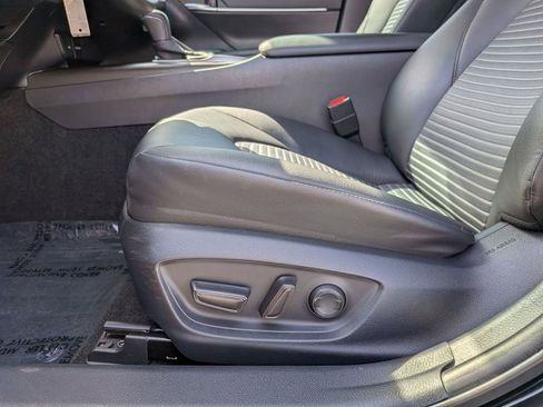 Used 2023 Toyota Camry SE image 17