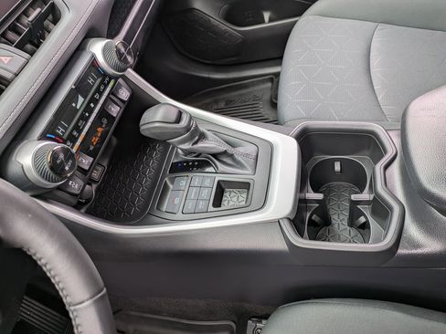 Used 2024 Toyota RAV4 XLE w/ Convenience Package image 13