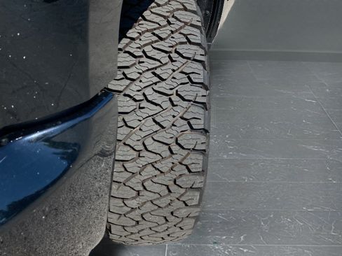 Used 2018 Chevrolet Silverado 1500 LT w/ All Star Edition AWD/4WD image 31