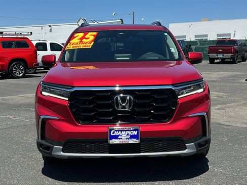 Used 2025 Honda Pilot Elite image 2
