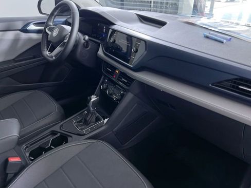 Used 2024 Volkswagen Taos SE image 28