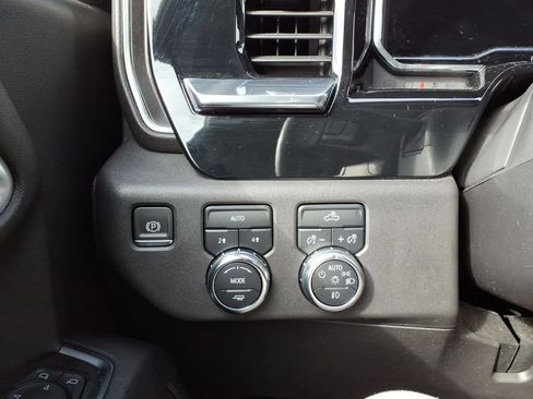 Used 2022 GMC Sierra 1500 Elevation w/ Preferred Package image 13