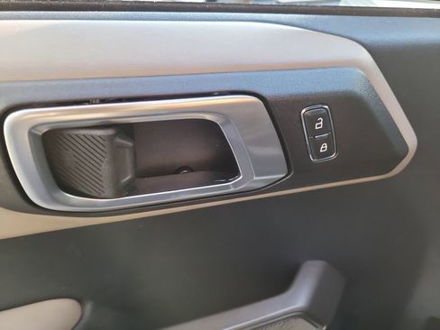 Used 2021 Ford Bronco Wildtrak image 16