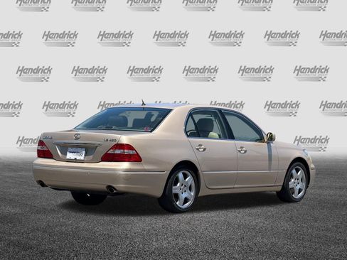 Used 2005 Lexus LS 430 RWD image 5
