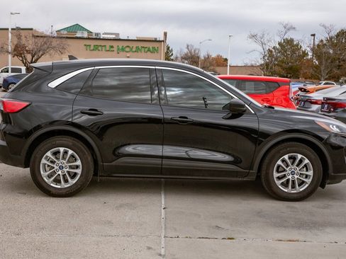 Used 2022 Ford Escape SE w/ Convenience Package image 4