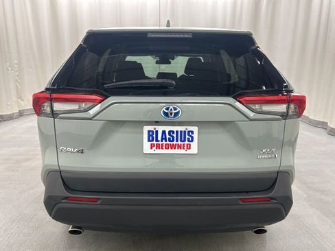Used 2023 Toyota RAV4 XLE w/ XLE Grade Weather Package image 5