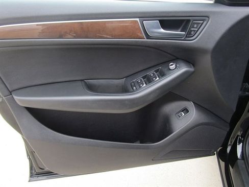 Used 2017 Audi Q5 2.0T Premium image 10