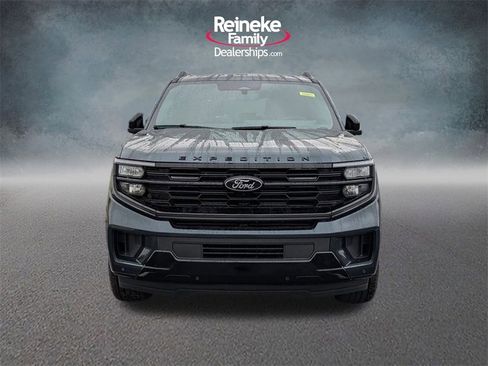 New 2025 Ford Expedition Platinum image 2
