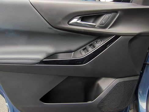 Used 2025 Chevrolet Equinox LT FWD image 10