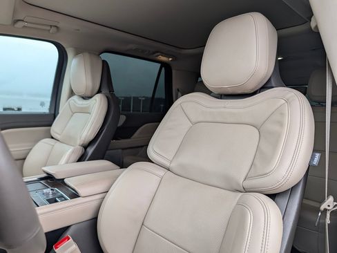 Used 2024 Lincoln Navigator L Reserve AWD/4WD image 26