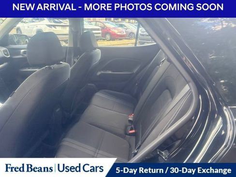 Used 2023 Hyundai Venue SEL FWD image 9