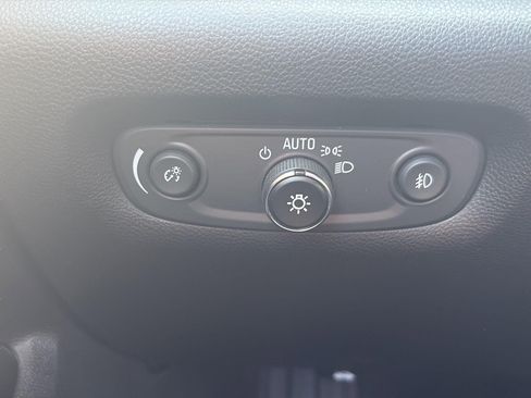Used 2018 Chevrolet Traverse LT AWD/4WD image 25