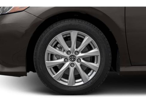 Used 2020 Toyota Camry LE FWD image 11