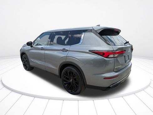 Used 2022 Mitsubishi Outlander SEL Black Edition image 6