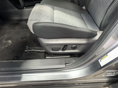 Used 2023 Nissan Rogue SV image 23