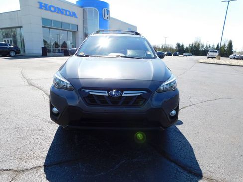 Used 2023 Subaru Crosstrek 2.0i Premium image 8