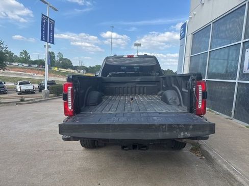 Used 2025 Ford F250 Lariat w/ Black Appearance Package image 7