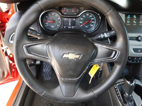 Used 2017 Chevrolet Cruze LS FWD image 13