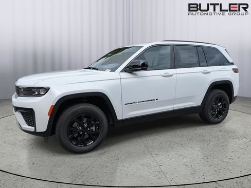 New 2026 Jeep Grand Cherokee Altitude RWD image 1