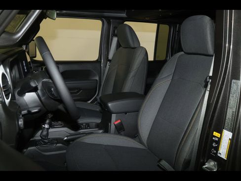 New 2026 Jeep Gladiator Sport image 19