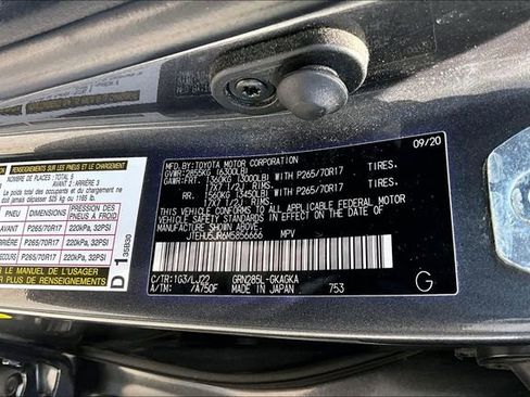 Used 2021 Toyota 4Runner Venture w/ Moonroof Package AWD/4WD image 29