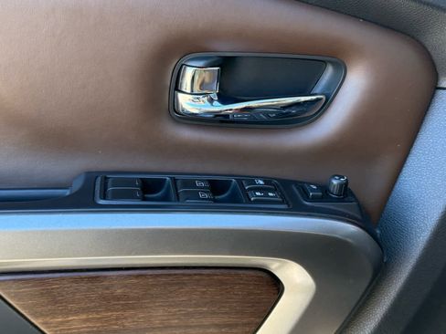 Certified 2017 Nissan Titan Platinum Reserve image 10