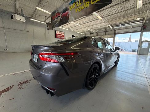 Used 2023 Toyota Camry XSE FWD image 4