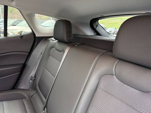 Used 2025 Chevrolet Trax LT w/ LT Convenience Package FWD image 13