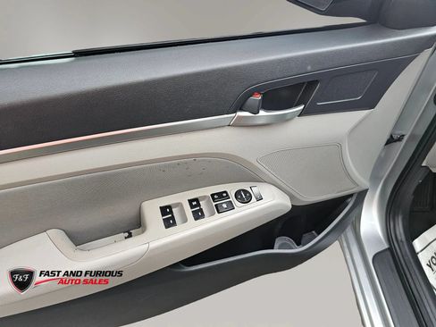 Used 2020 Hyundai Elantra SEL FWD image 29