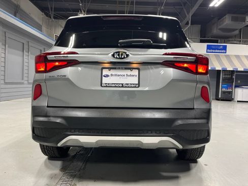 Used 2021 Kia Seltos LX AWD/4WD image 6