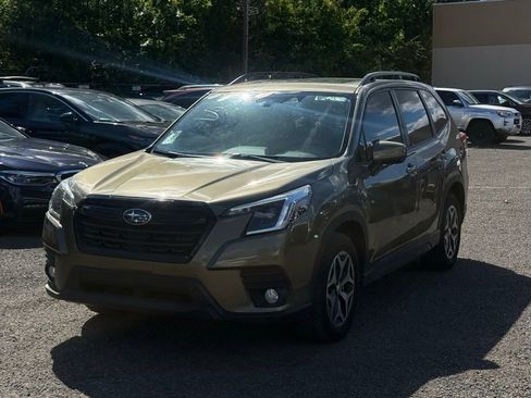 Used 2022 Subaru Forester Premium AWD/4WD image 2