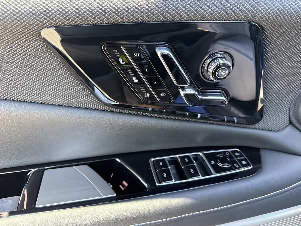 New 2027 Cadillac Optiq V w/ Deep Ocean Design Edition AWD/4WD image 19