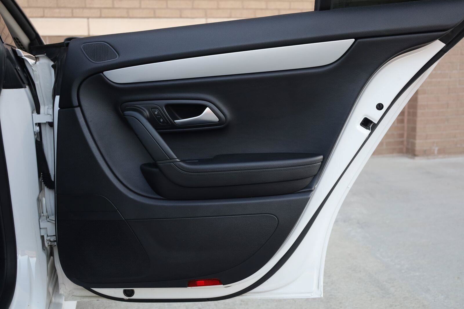 Used 2014 Volkswagen CC R-Line FWD image 23