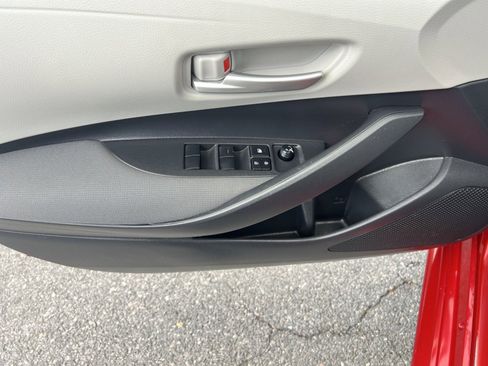 Used 2020 Toyota Corolla LE w/ Carpet Mat Package (TMS) image 22