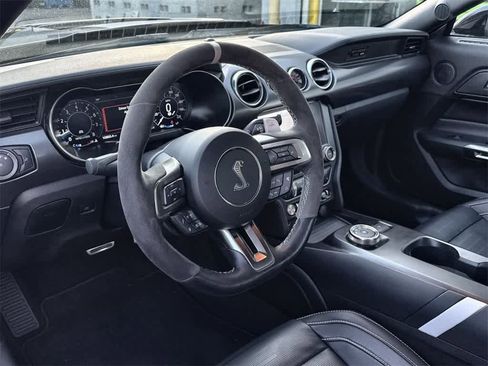 Used 2022 Ford Mustang Shelby GT500 w/ Technology Package image 2