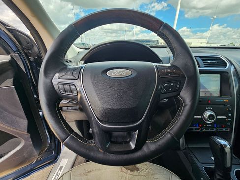 Used 2019 Ford Explorer Platinum AWD/4WD image 16