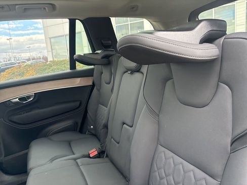 Used 2025 Volvo XC90 B6 Plus image 28