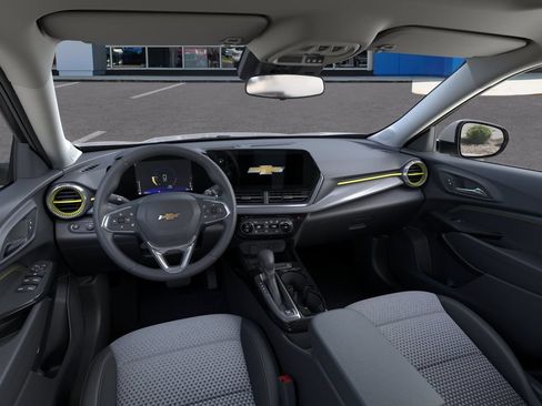 New 2026 Chevrolet Trax LT w/ Sunroof Package FWD image 15