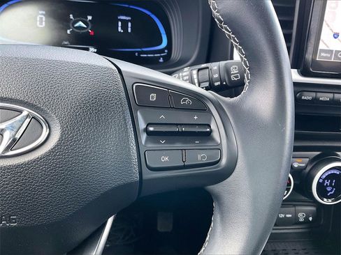 Used 2024 Hyundai Venue Limited image 22
