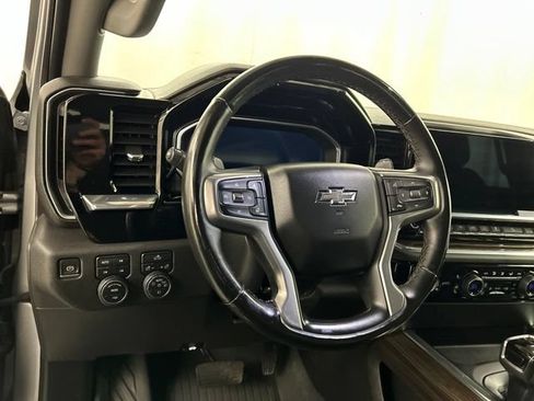 Used 2023 Chevrolet Silverado 1500 RST AWD/4WD image 7
