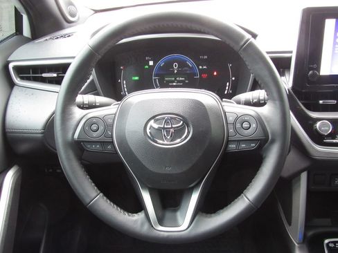 Used 2024 Toyota Corolla Cross AWD Hybrid w/ Convenience Package image 24